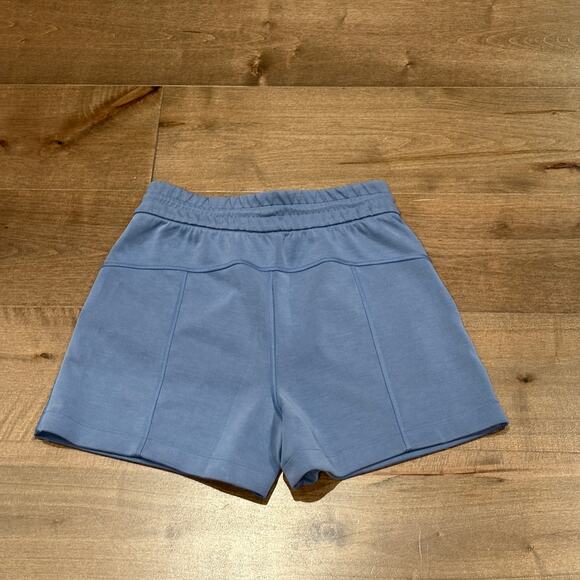 Lululemon Women's Softstreme High-Rise Short 4" Oasis Blue size 4 EUC - Picture 7 of 8